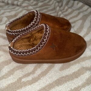 Kids Hurley Brown Suede Moccasin Slippers Cozy Lined Slip On Shoes Size 5